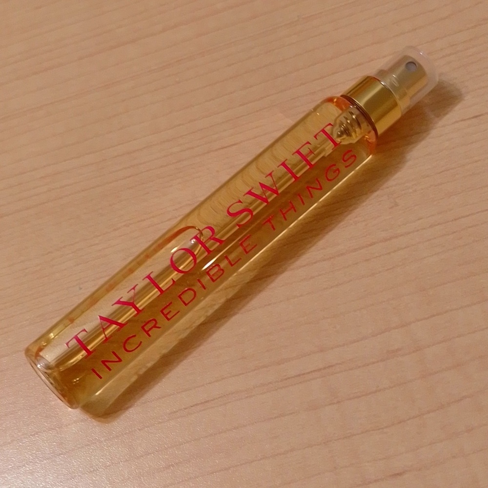 🆕 Taylor Swift Incredible Things 15ml Purse Spray